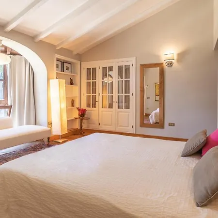 Mozart With 6 Bedrooms In Marbella