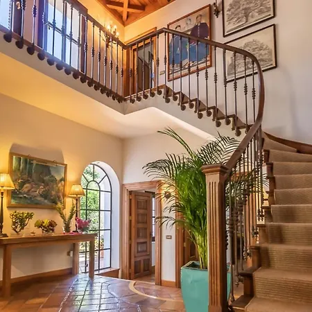 Villa Mozart With 6 Bedrooms In *