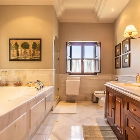 Mozart With 6 Bedrooms In Marbella